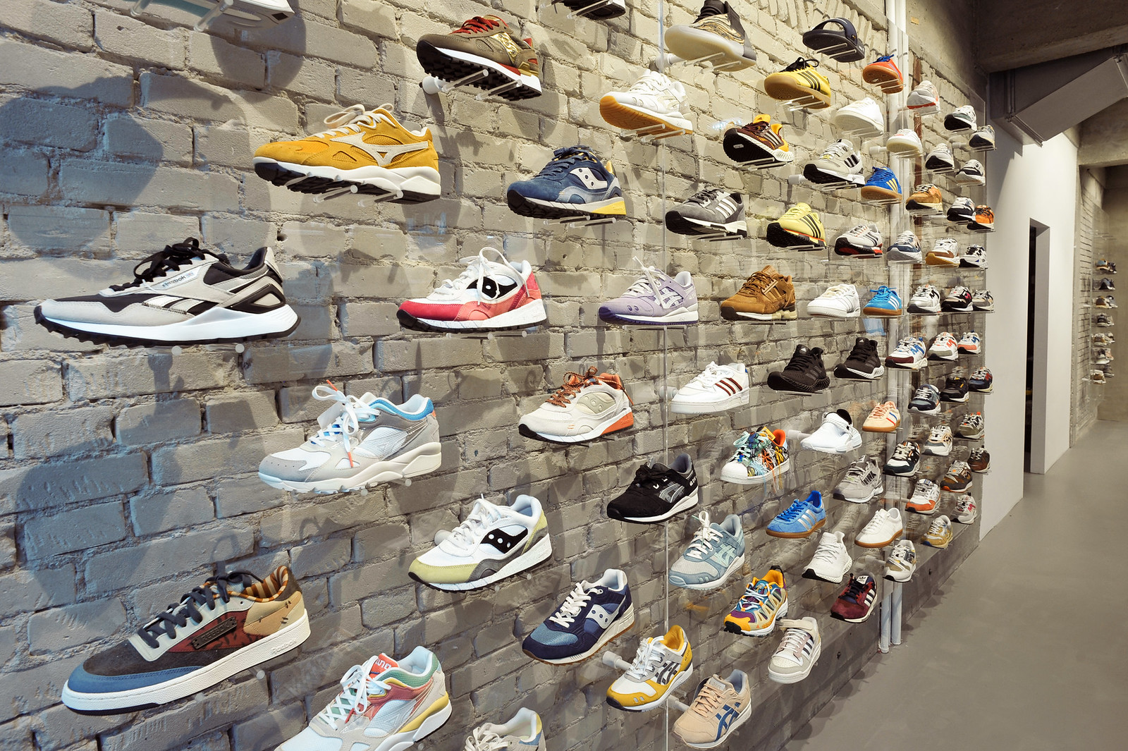 Nike shop sneaker store